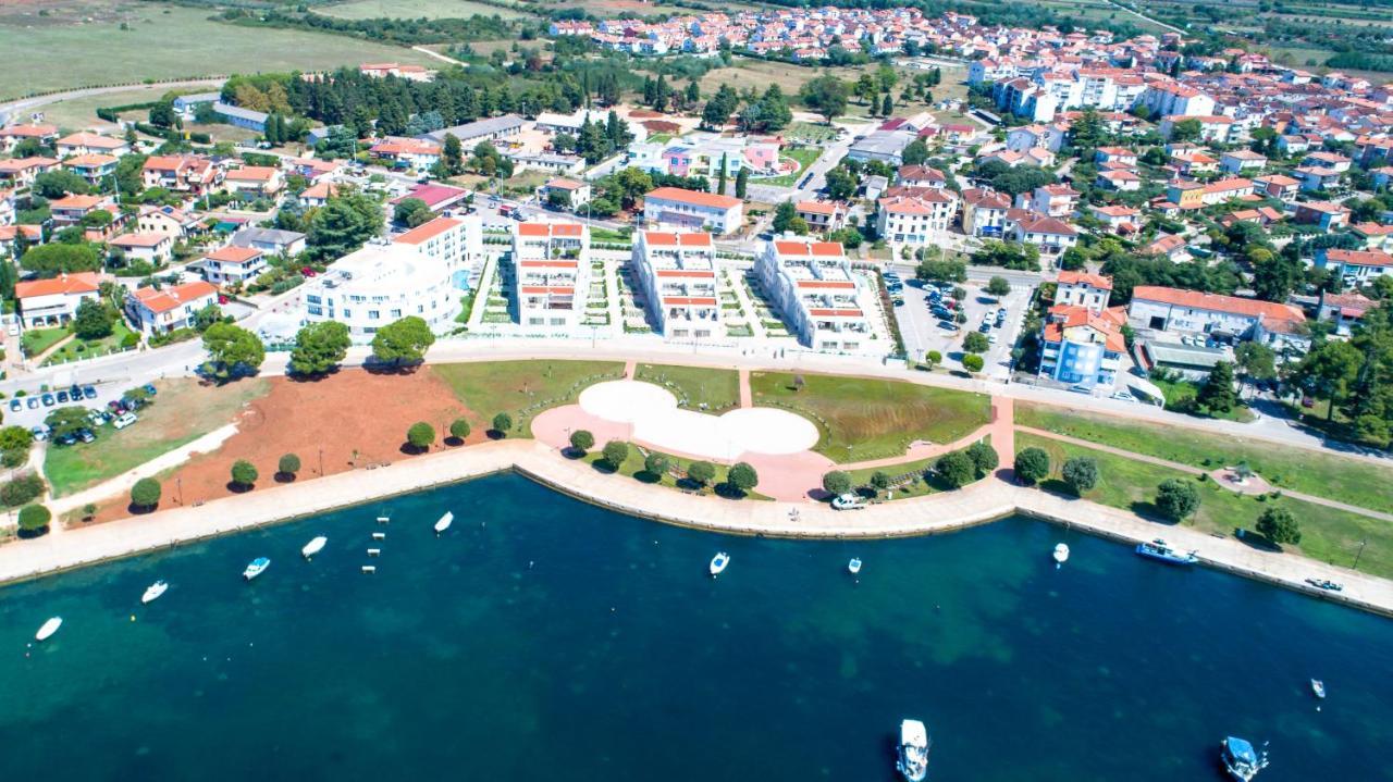 Garden Palace - Sembid With Terrace Apartment Umag