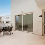 Garden Palace - Apartment Sembid With Terrace