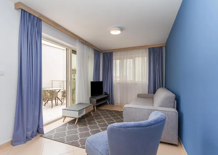 Garden Palace - Apartment Sembid With Terrace
